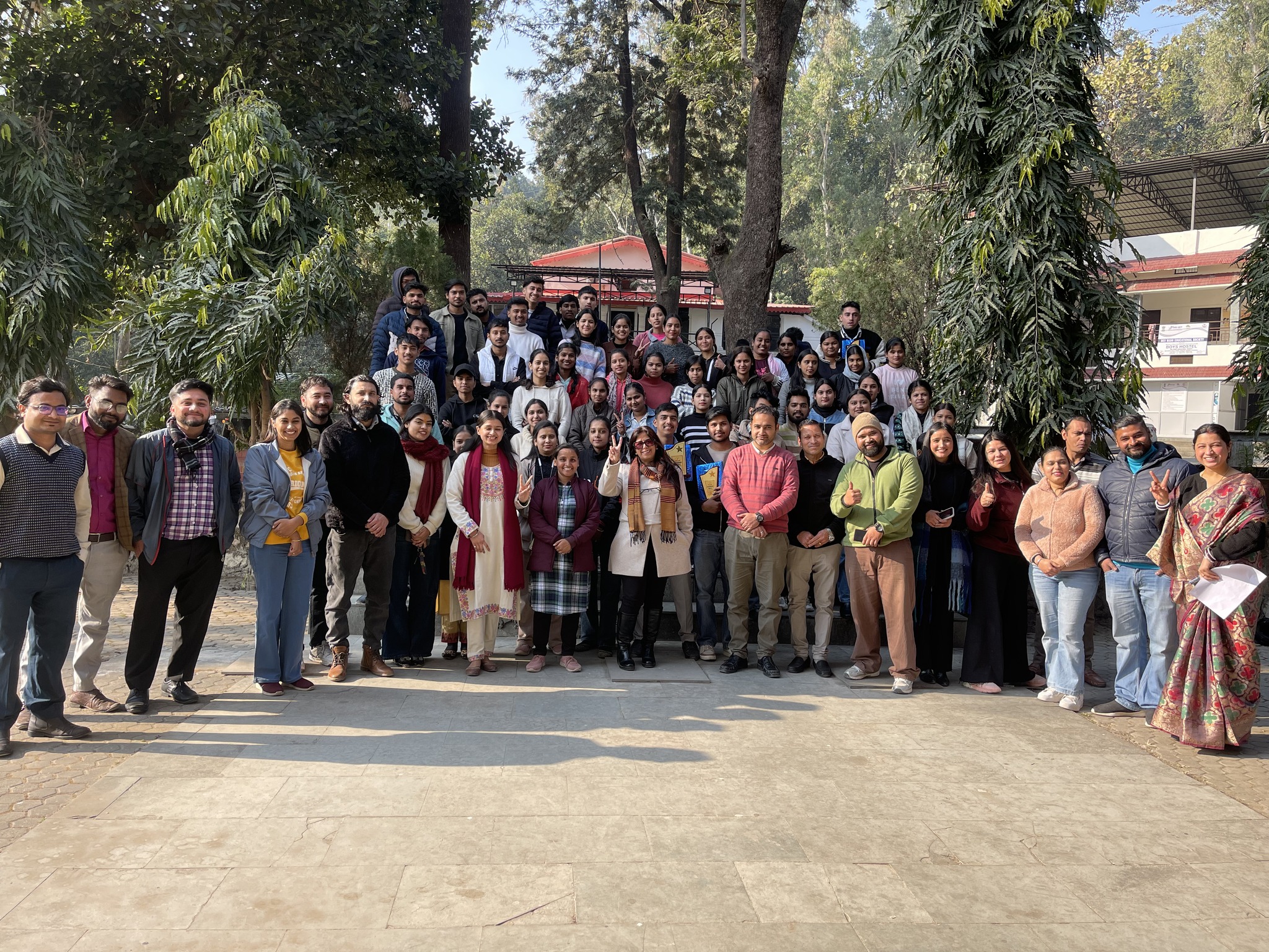 615464304 2426830624453637 1790511774914030560 N